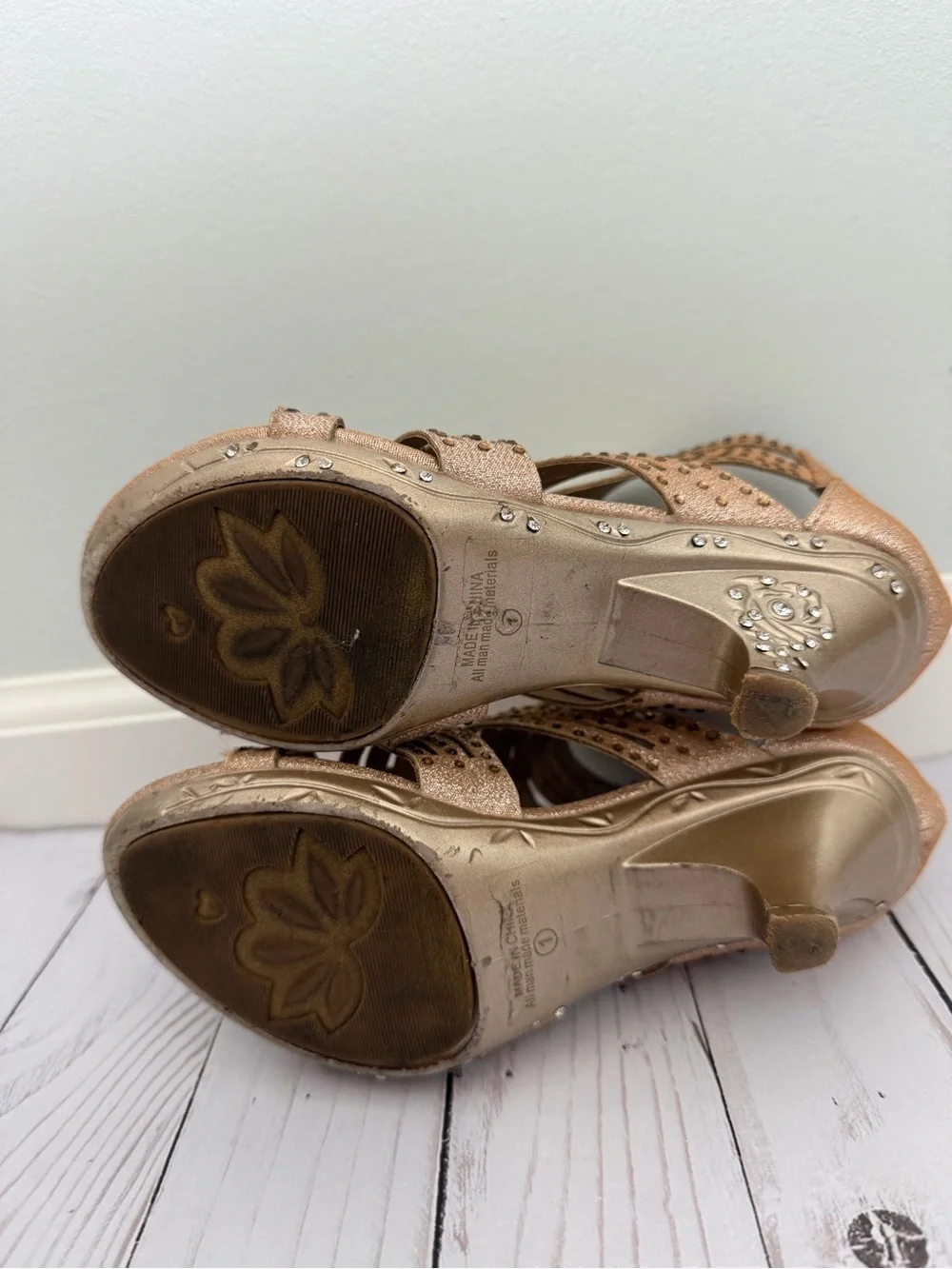 Dream Pairs Rose Gold Strappy Studded Girls' Dress Sandals